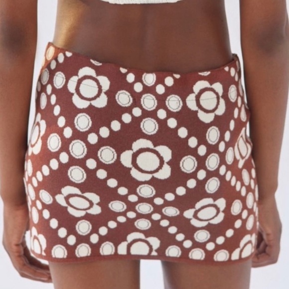 NWT Urban Outfitters Suzie Low Rise Mini Skirt - Large - Picture 5 of 8